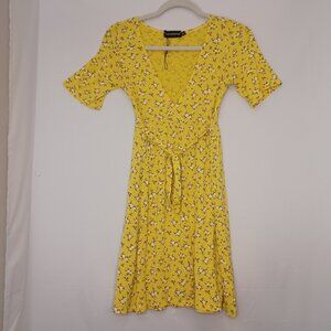 Women's PrettyLittleThing Yellow Floral Spring Mini Dress Size 4